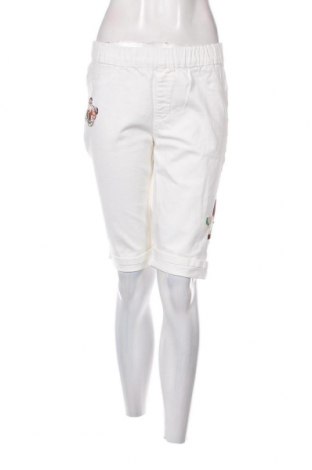 Дамски къс панталон Bpc Bonprix Collection, Размер M, Цвят Екрю, Цена 11,73 лв.