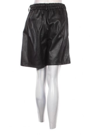 Дамски къс панталон Cropp, Размер M, Цвят Черен, Цена 15,96 лв.