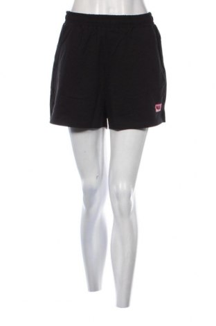 Γυναικείο κοντό παντελόνι FILA, Μέγεθος M, Χρώμα Μαύρο, Τιμή 17,86 €
