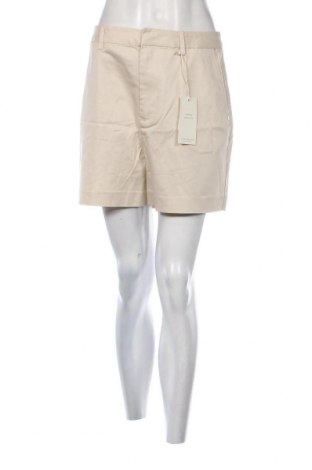 Дамски къс панталон Maison Scotch, Размер L, Цвят Бежов, Цена 75,92 лв.