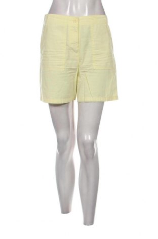 Pantaloni scurți de femei Marks & Spencer, Mărime S, Culoare Galben, Preț 35,20 Lei