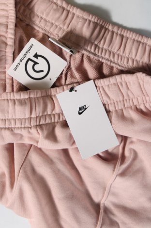 Дамски къс панталон Nike, Размер M, Цвят Розов, Цена 77,00 лв.