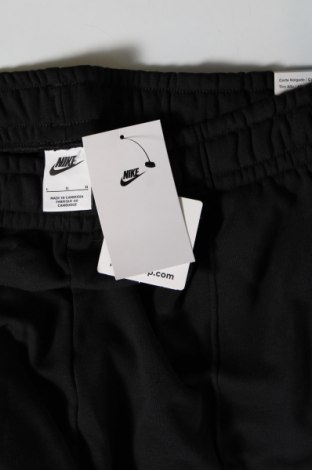 Pantaloni scurți de femei Nike, Mărime L, Culoare Negru, Preț 253,29 Lei