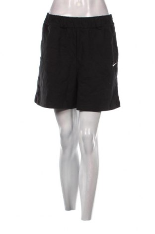Γυναικείο κοντό παντελόνι Nike, Μέγεθος M, Χρώμα Μαύρο, Τιμή 17,86 €
