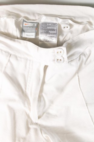 Дамски къс панталон Nike, Размер S, Цвят Бял, Цена 34,00 лв.