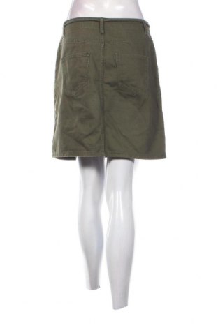 Damen Shorts Promod, Größe M, Farbe Grün, Preis € 6,29