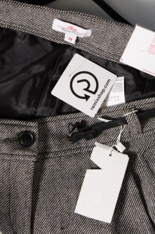 Дамски къс панталон S.Oliver, Размер M, Цвят Сив, Цена 28,49 лв.