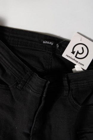 Дамски къс панталон Sinsay, Размер M, Цвят Черен, Цена 7,08 лв.