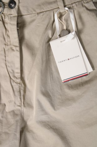 Дамски къс панталон Tommy Hilfiger, Размер XXS, Цвят Бежов, Цена 146,00 лв.
