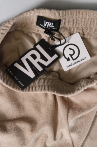 Pantaloni scurți de femei Viral Vibes, Mărime S, Culoare Bej, Preț 37,99 Lei