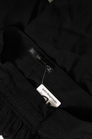 Pantaloni scurți de femei Zara, Mărime M, Culoare Negru, Preț 37,99 Lei