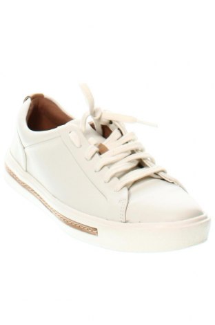 Дамски обувки Clarks, Размер 38, Цвят Бял, Цена 89,00 лв.