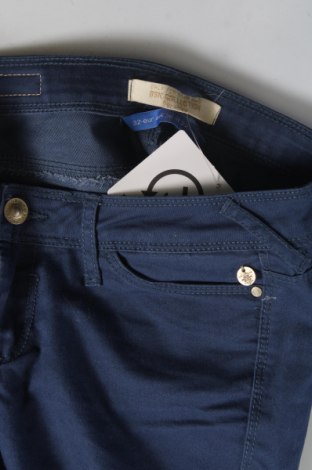 Γυναικείο παντελόνι Bershka, Μέγεθος XS, Χρώμα Μπλέ, Τιμή 6,97 €