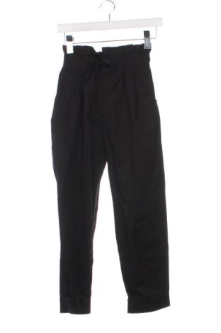 Γυναικείο παντελόνι Bershka, Μέγεθος XS, Χρώμα Μαύρο, Τιμή 7,18 €