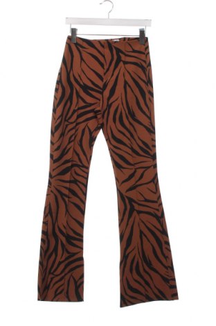Дамски панталон Bershka, Размер XS, Цвят Кафяв, Цена 29,01 лв.