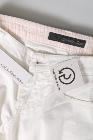 Damenhose Calvin Klein Jeans, Größe S, Farbe Weiß, Preis 79,80 €