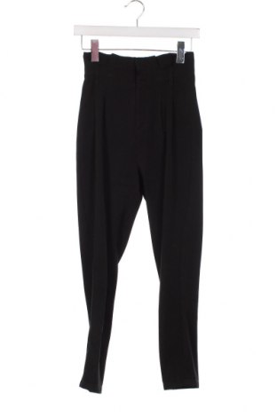 Дамски панталон Cropp, Размер XXS, Цвят Черен, Цена 24,64 лв.