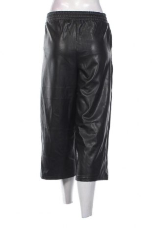 Pantaloni de femei Pull&Bear, Mărime S, Culoare Negru, Preț 74,00 Lei
