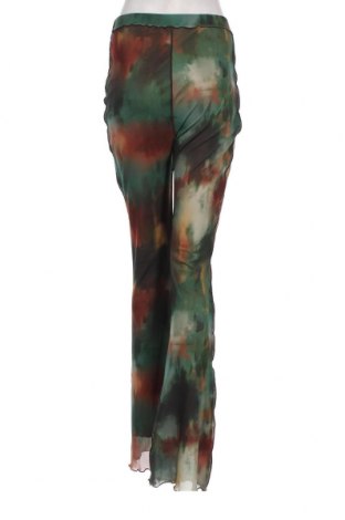 Дамски панталон Pull&Bear, Размер L, Цвят Зелен, Цена 29,01 лв.