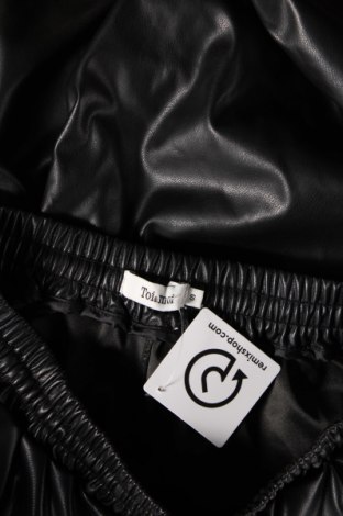 Γυναικείο παντελόνι Toi & Moi, Μέγεθος S, Χρώμα Μαύρο, Τιμή 21,00 €
