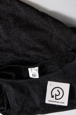 Γυναικείο αμάνικο μπλουζάκι, Μέγεθος S, Χρώμα Μαύρο, Τιμή 6,62 €
