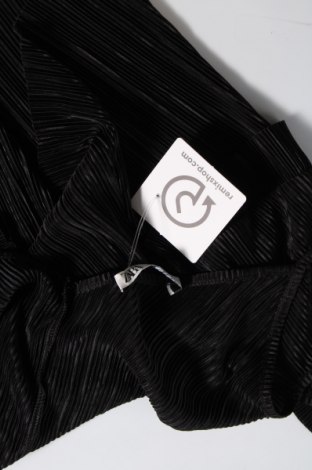 Γυναικείο αμάνικο μπλουζάκι Zara, Μέγεθος M, Χρώμα Μαύρο, Τιμή 6,14 €
