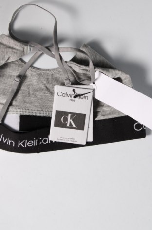 Дамско бельо Calvin Klein, Размер XS, Цвят Сив, Цена 55,30 лв.