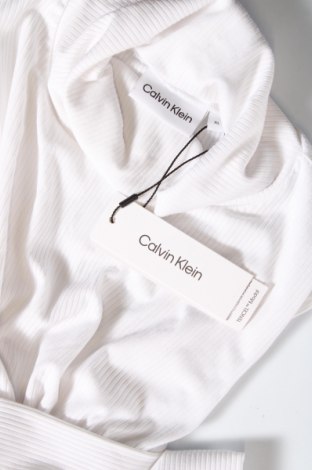 Дамско полo Calvin Klein Jeans, Размер XL, Цвят Бял, Цена 53,20 лв.