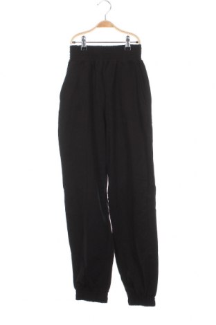 Pantaloni trening de femei Bershka, Mărime XS, Culoare Negru, Preț 95,39 Lei