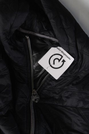 Dámska bunda  Guess, Veľkosť S, Farba Čierna, Cena  27,90 €