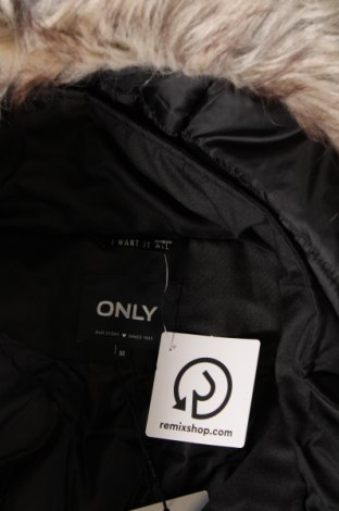 Γυναικείο μπουφάν ONLY, Μέγεθος M, Χρώμα Μαύρο, Τιμή 31,16 €