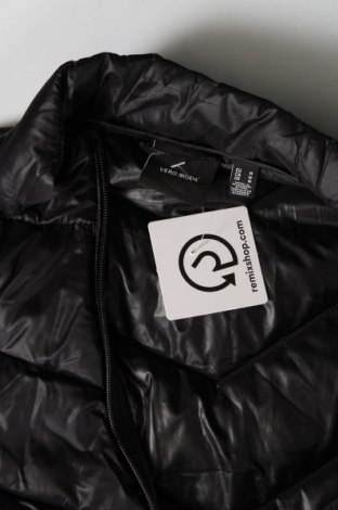 Dámska bunda  Vero Moda, Veľkosť M, Farba Čierna, Cena  23,25 €