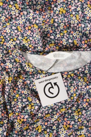 Kinderkleid H&M, Größe 8-9y/ 134-140 cm, Farbe Mehrfarbig, Preis € 7,13