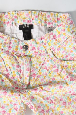 Detské krátke nohavice  H&M, Veľkosť 6-7y/ 122-128 cm, Farba Viacfarebná, Cena  7,16 €