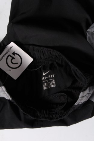 Детски къс панталон Nike, Размер 7-8y/ 128-134 см, Цвят Черен, Цена 24,15 лв.