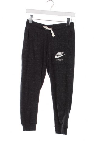 Pantaloni de trening, pentru copii Nike, Mărime 11-12y/ 152-158 cm, Culoare Gri, Preț 144,74 Lei