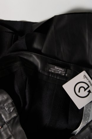 Δερμάτινη φούστα Bershka, Μέγεθος M, Χρώμα Μαύρο, Τιμή 3,70 €