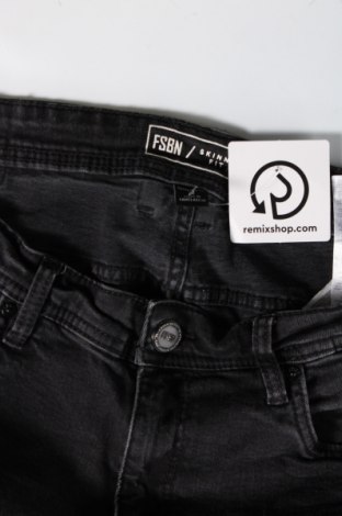 Ανδρικό κοντό παντελόνι FSBN, Μέγεθος M, Χρώμα Γκρί, Τιμή 12,77 €