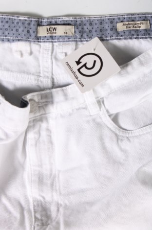Pantaloni scurți de bărbați LCW, Mărime L, Culoare Alb, Preț 95,64 Lei
