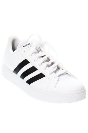 Мъжки обувки Adidas, Размер 46, Цвят Бял, Цена 89,00 лв.