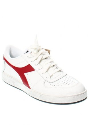 Мъжки обувки Diadora, Размер 45, Цвят Бял, Цена 105,56 лв.