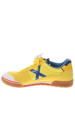 Мъжки обувки Munich, Размер 44, Цвят Жълт, Цена 108,00 лв.