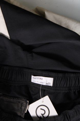 Мъжки панталон Bershka, Размер L, Цвят Многоцветен, Цена 39,15 лв.