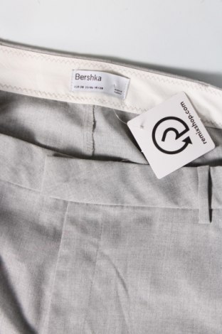 Pantaloni de bărbați Bershka, Mărime S, Culoare Gri, Preț 25,51 Lei