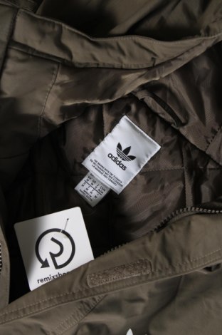 Мъжко яке Adidas Originals, Размер M, Цвят Зелен, Цена 123,00 лв.