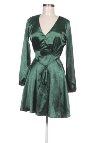 Kleid Cropp, Größe M, Farbe Grün, Preis 31,68 €