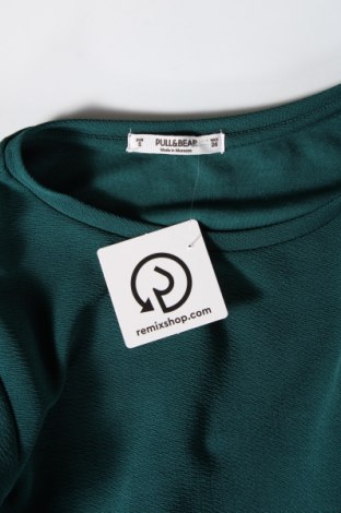 Рокля Pull&Bear, Размер S, Цвят Зелен, Цена 31,33 лв.