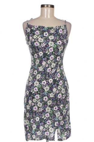 Kleid Trendyol, Größe M, Farbe Mehrfarbig, Preis 33,40 €