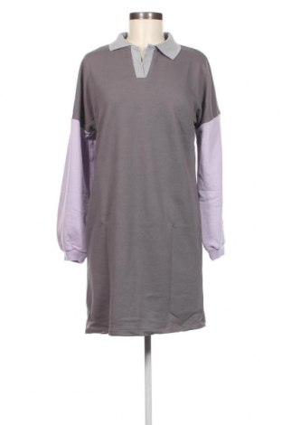 Kleid Trendyol, Größe S, Farbe Grau, Preis 33,40 €