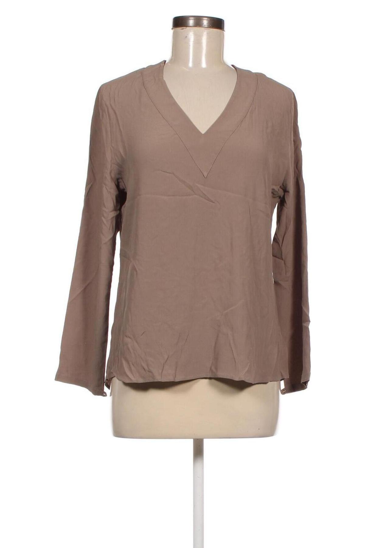 Дамска блуза Riani, Размер M, Цвят Бежов, Цена 119,31 лв.